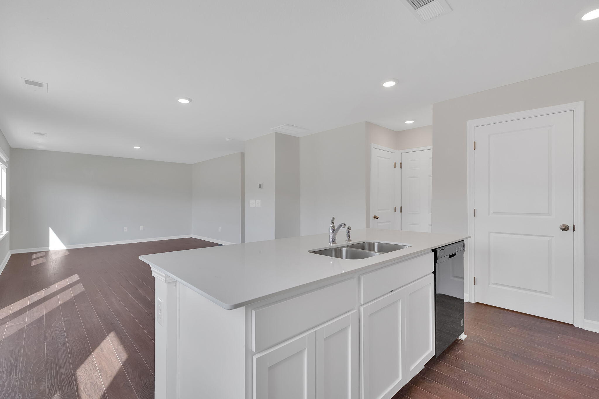 1240 Cherry Grove Greeneville, TN 37745 - Photo 5 of 14 5-web-or-mls-217A0411