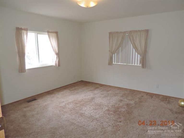 53255 Deep Woods Road La Pine, OR 97739 - Photo 23 of 25 2nd bedroom...approx. 13X14