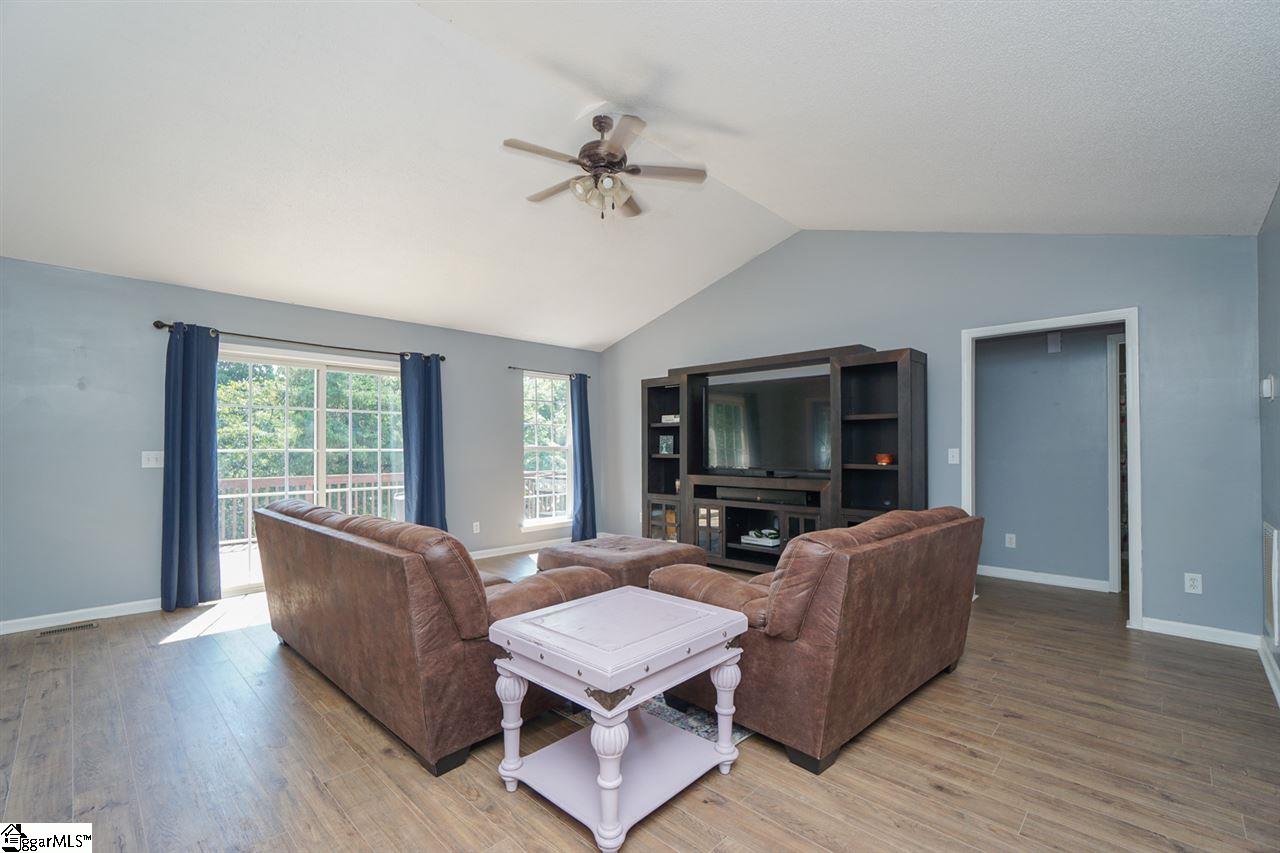 349 Sunset Road Landrum, SC 29356 - Photo 4 of 21