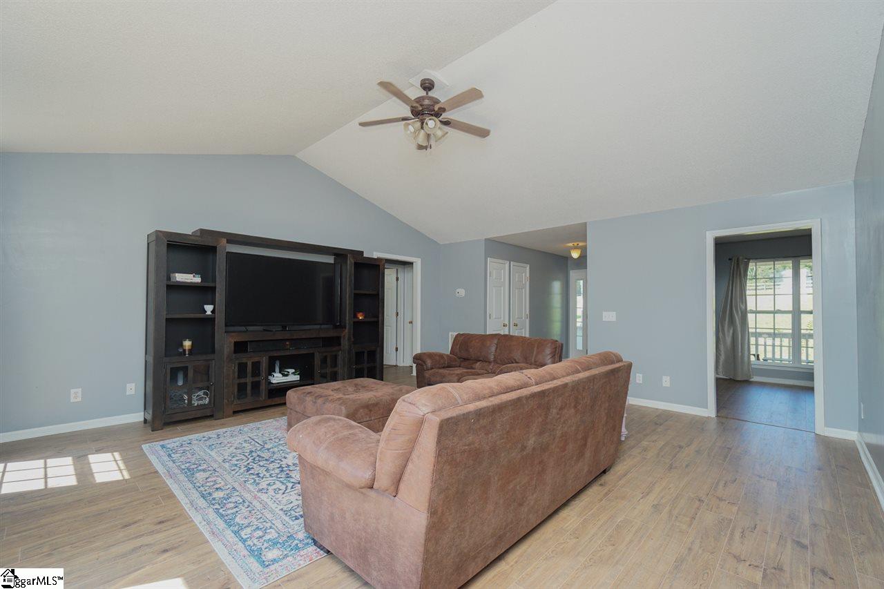 349 Sunset Road Landrum, SC 29356 - Photo 5 of 21