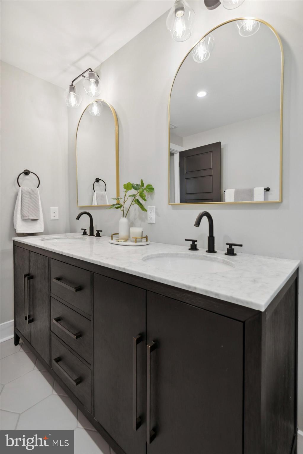 1110 West Valley Road Wayne, PA 19087 - Photo 52 of 91 Double-Sink Vanity