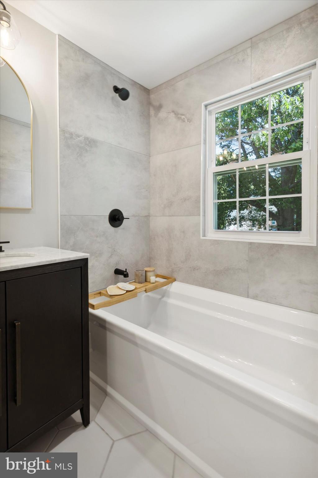 1110 West Valley Road Wayne, PA 19087 - Photo 53 of 91 Tub-Shower Combo