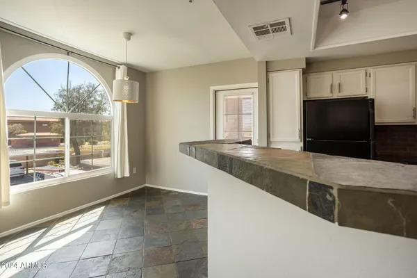 $1,800 | 9451 East Becker Lane, Unit 2024, Scottsdale, AZ 85260