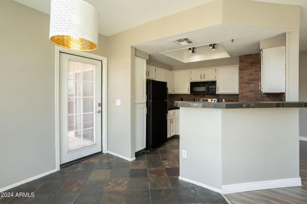 $1,800 | 9451 East Becker Lane, Unit 2024, Scottsdale, AZ 85260