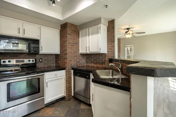 $1,800 | 9451 East Becker Lane, Unit 2024, Scottsdale, AZ 85260