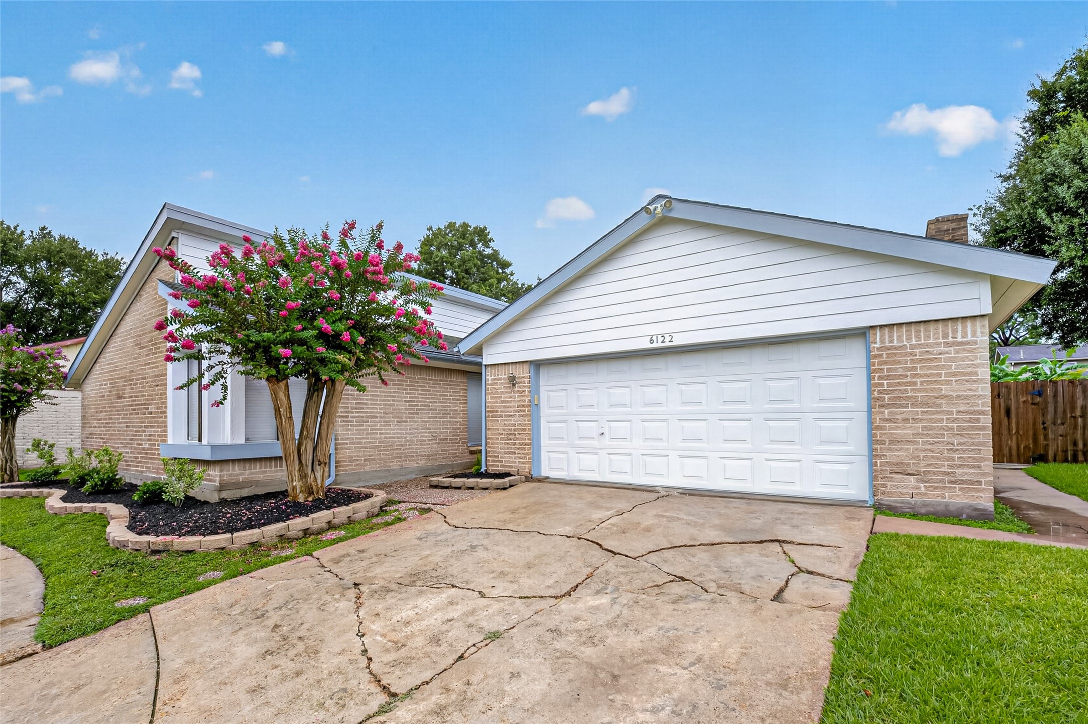 6122 Sanford Road Houston, TX 77096 - Photo 1 of 49