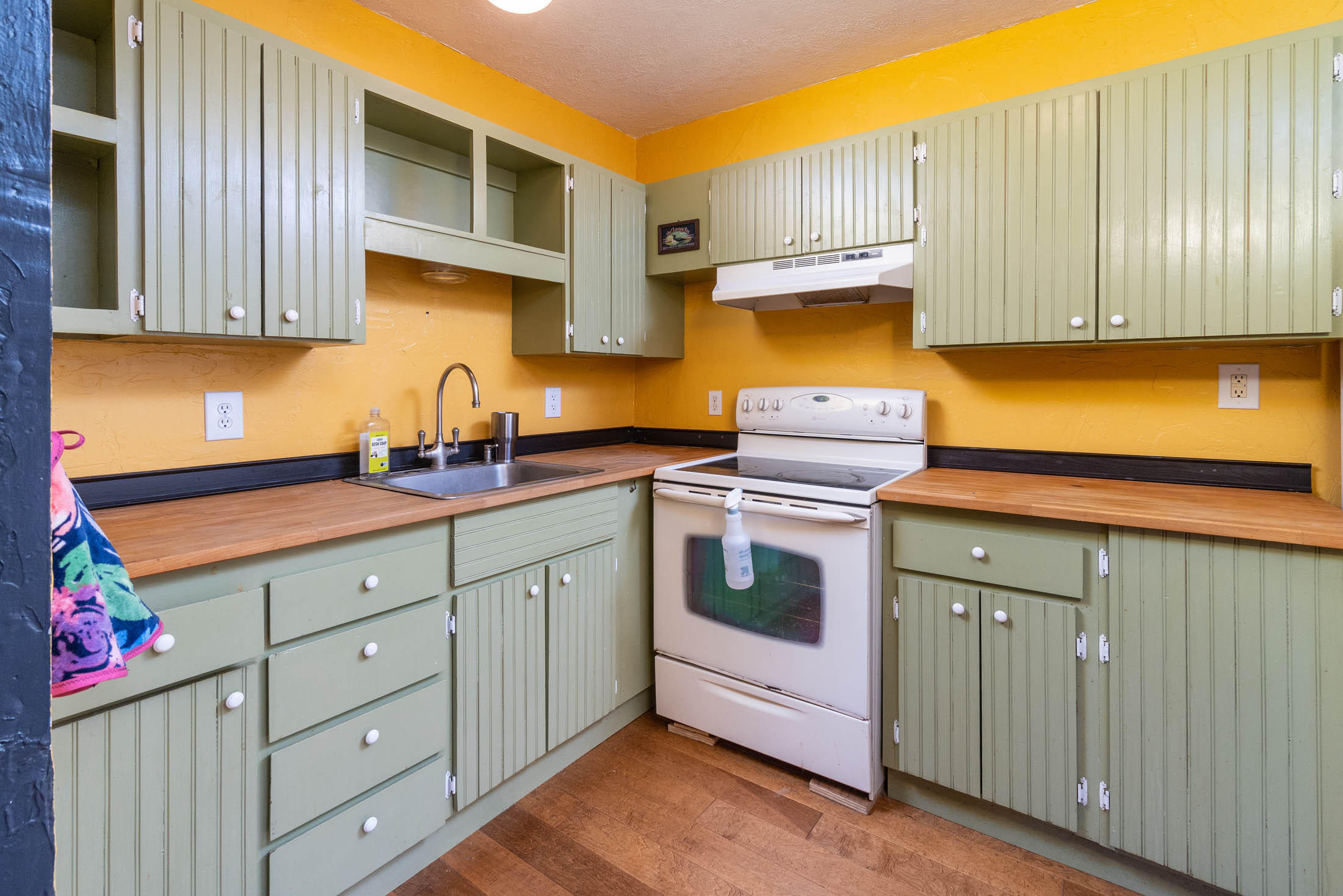 17095 Hermosa Road Bend, OR 97707 - Photo 15 of 24 Kitchen