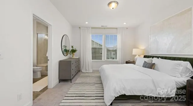 $2,950 | 2635 West Trade Street, Unit ASHER, Charlotte, NC 28208