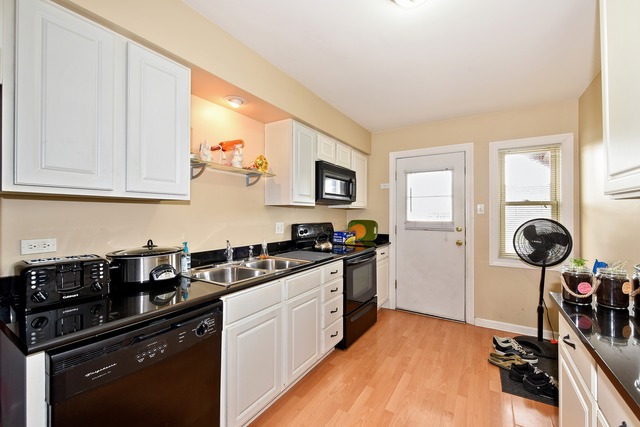 1437 Homestead Road, Unit 4 La Grange Park, IL 60526 - Photo 14 of 20