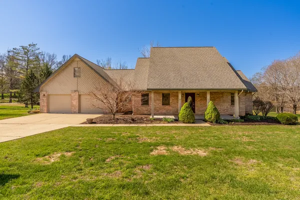 $435,000 | 15 Lake Indian Hills Circle, Carbondale, IL 62902