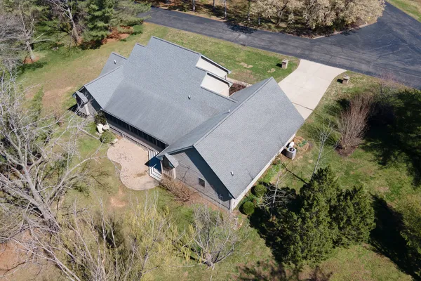 $399,000 | 15 Lake Indian Hills Circle, Carbondale, IL 62902