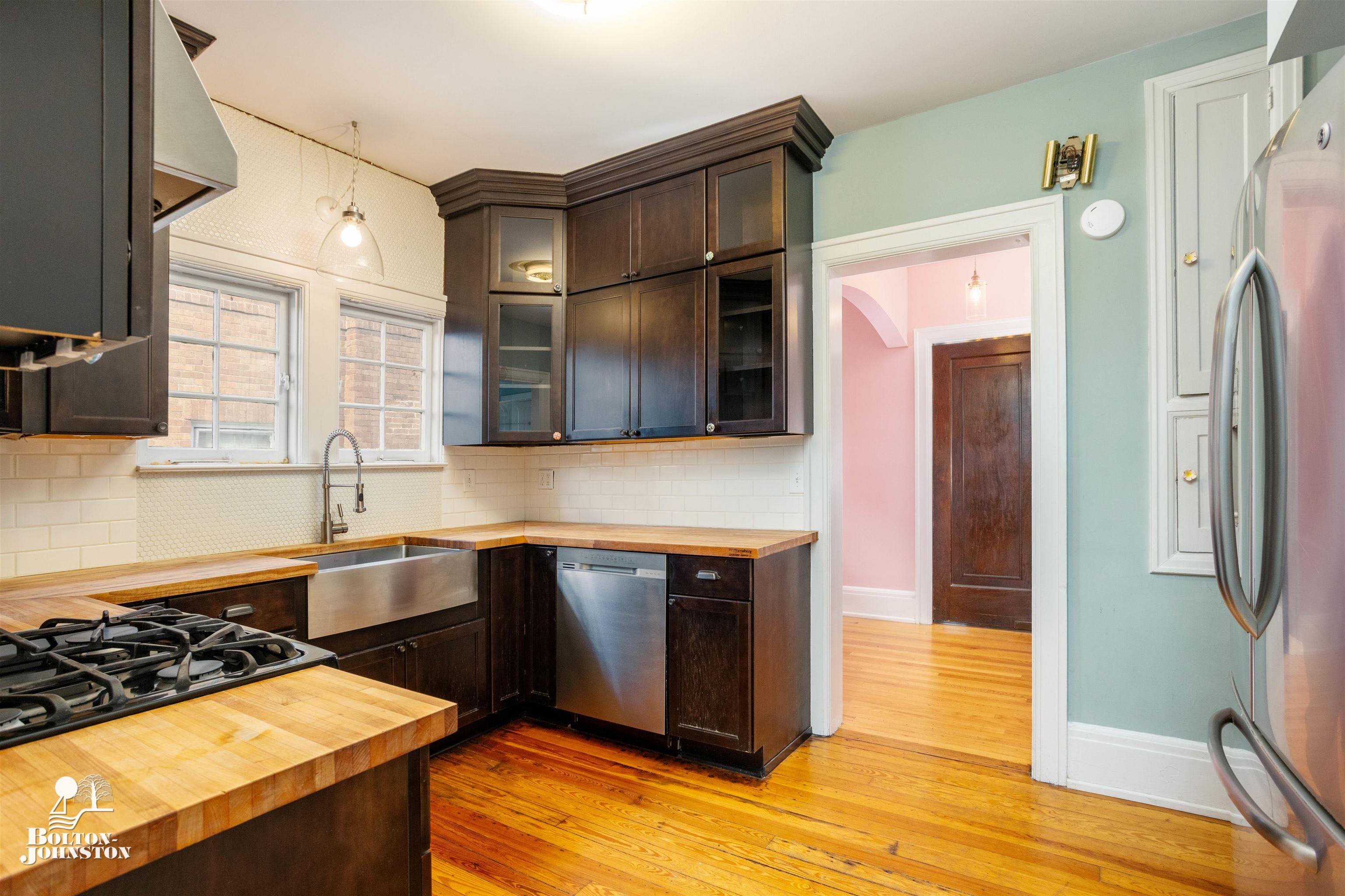 1169 Nottingham Road Grosse Pointe, MI 48230 - Photo 19 of 42 50133251-88dfde22-10d7-4793-bb7a-765b2dd30ea0.JPG