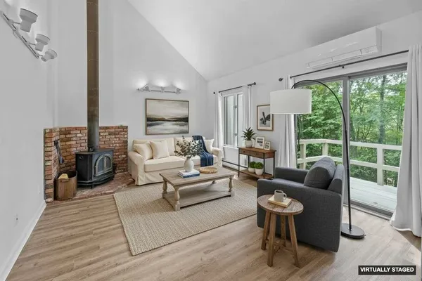 $385,000 | 9 Pleasant Drive, Grantham, NH 03753