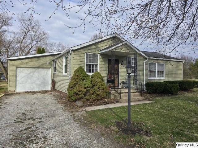 35 2nd Street Carthage, IL 62321 - Photo 1 of 27