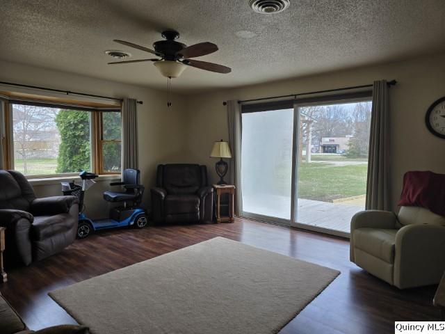 35 2nd Street Carthage, IL 62321 - Photo 11 of 27