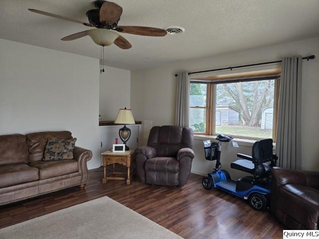 35 2nd Street Carthage, IL 62321 - Photo 10 of 27