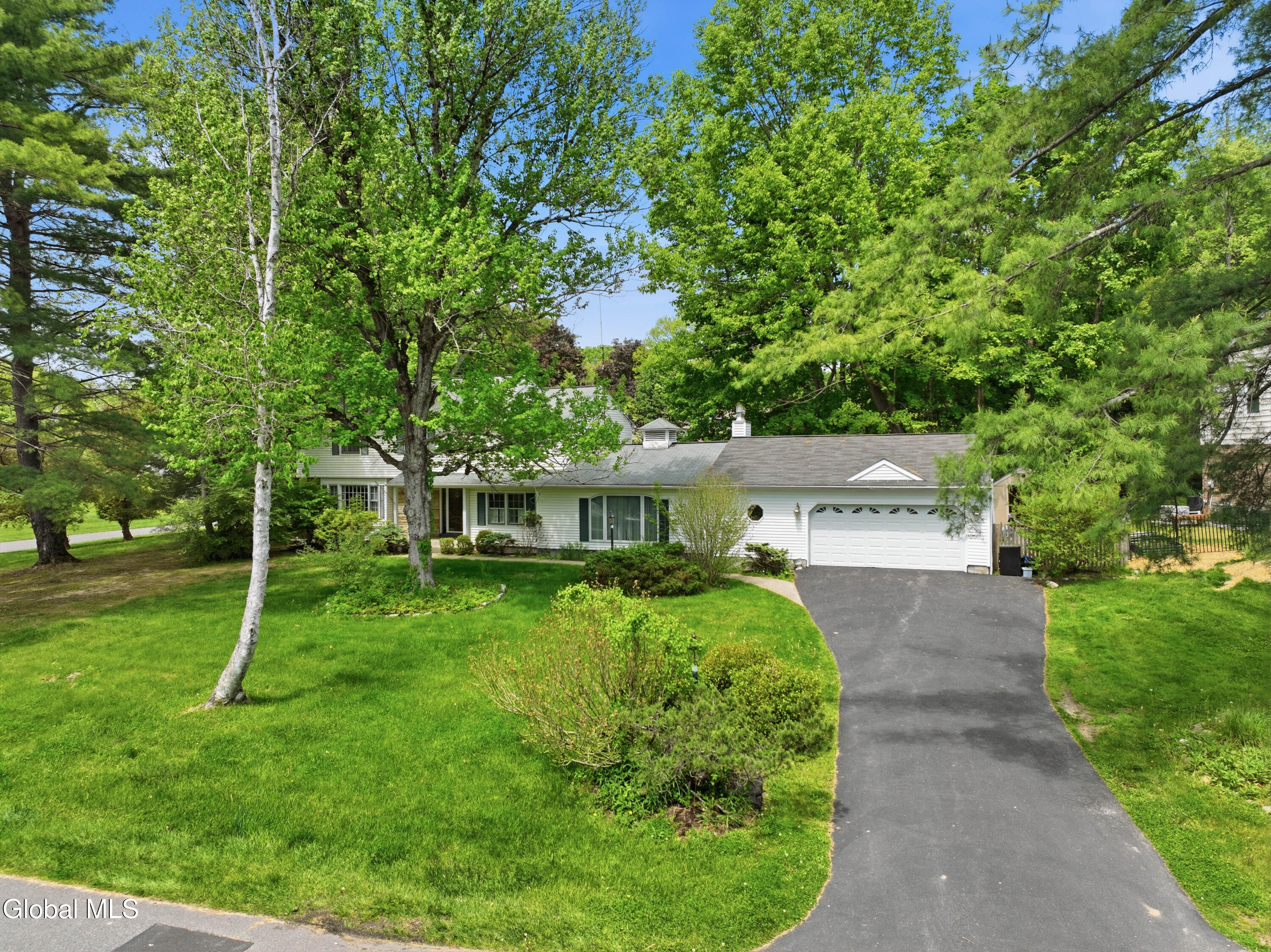 60 Thorndale Road Bethlehem, NY 12159 - Photo 1 of 39 1