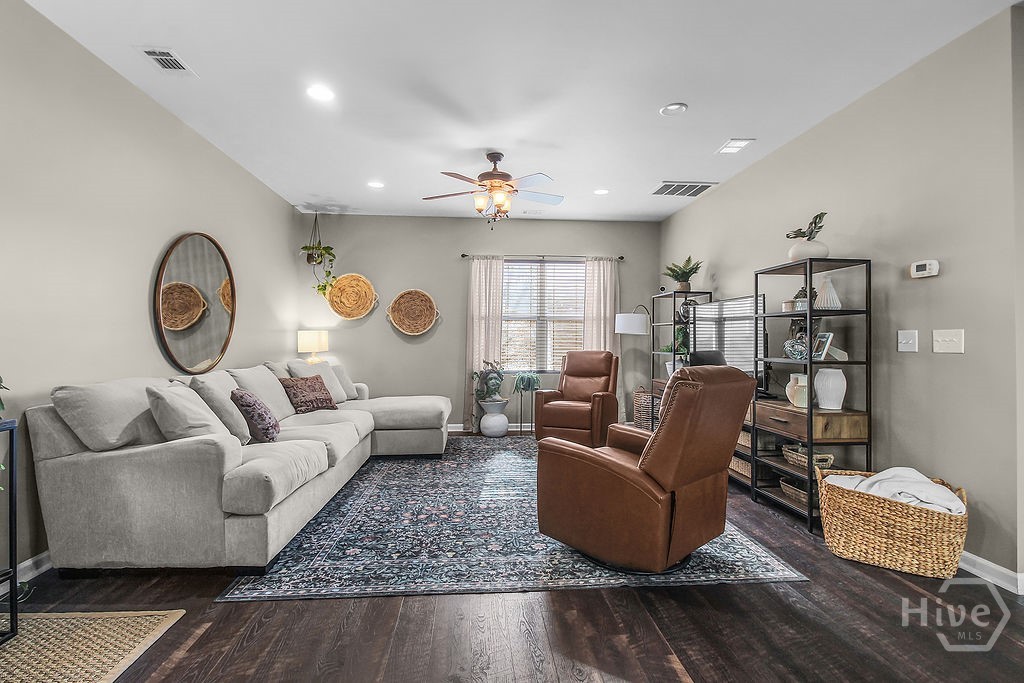 153 Hamilton Grove Drive Pooler, GA 31322 - Photo 7 of 38 Living Room