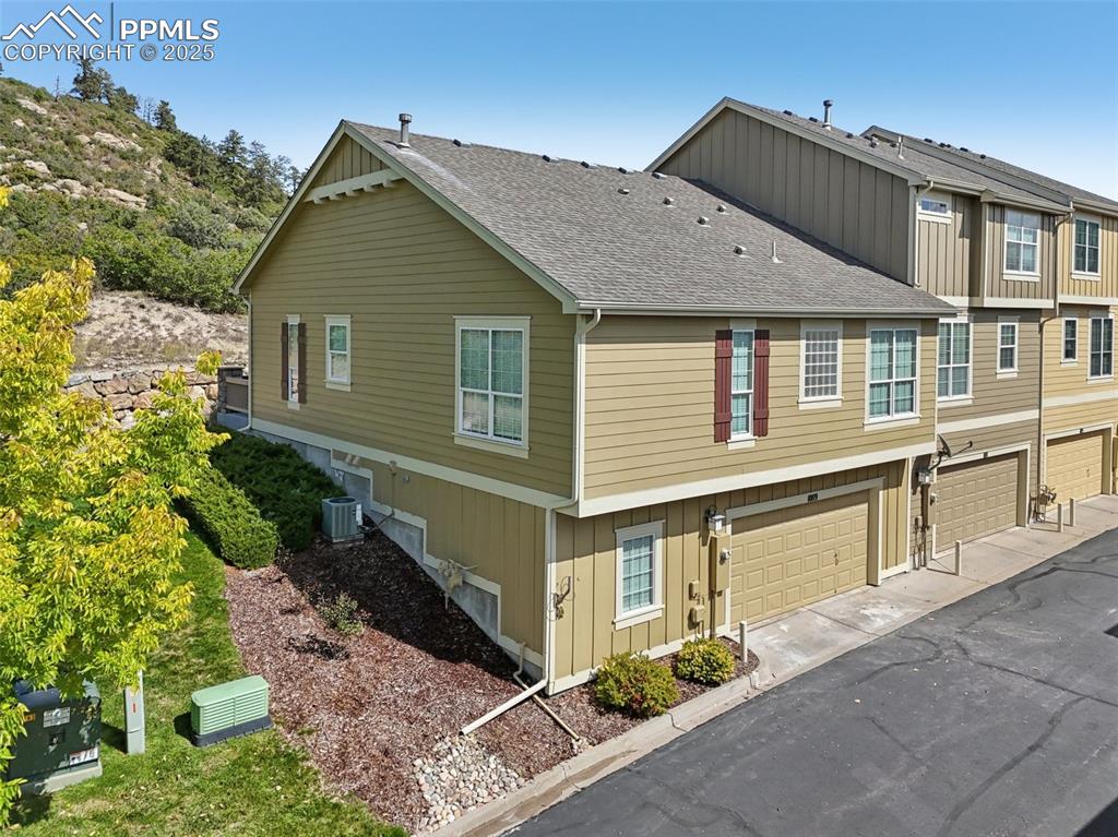 1089 Rumbling Sky Place Castle Rock, CO 80108 - Photo 9 of 50