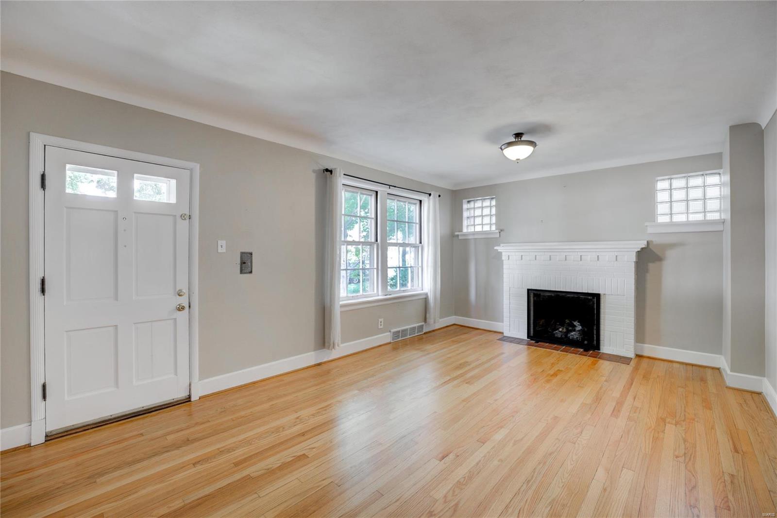 8710 Litzsinger Road St. Louis, MO 63144 - Photo 3 of 18 Gallery Image 3