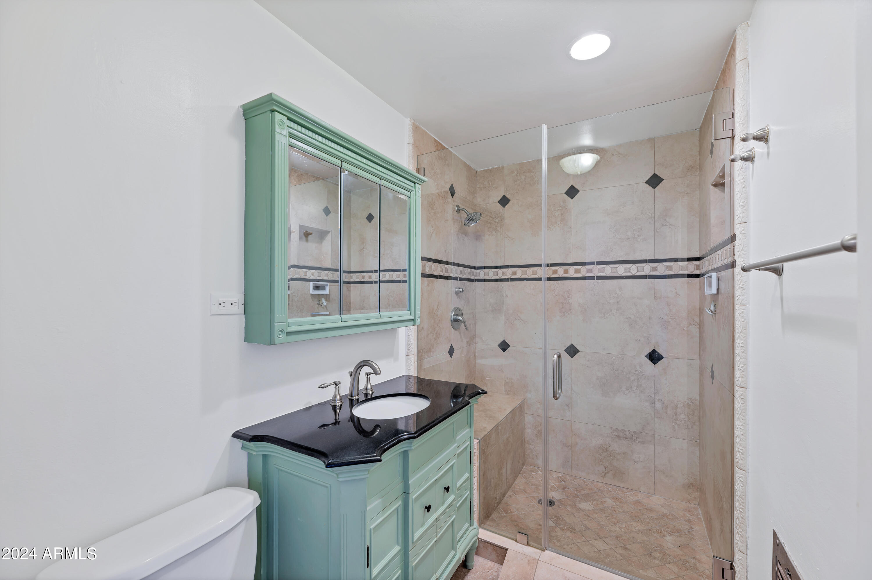 2829 West Granada Road Phoenix, AZ 85009 - Photo 25 of 36 Bathroom1