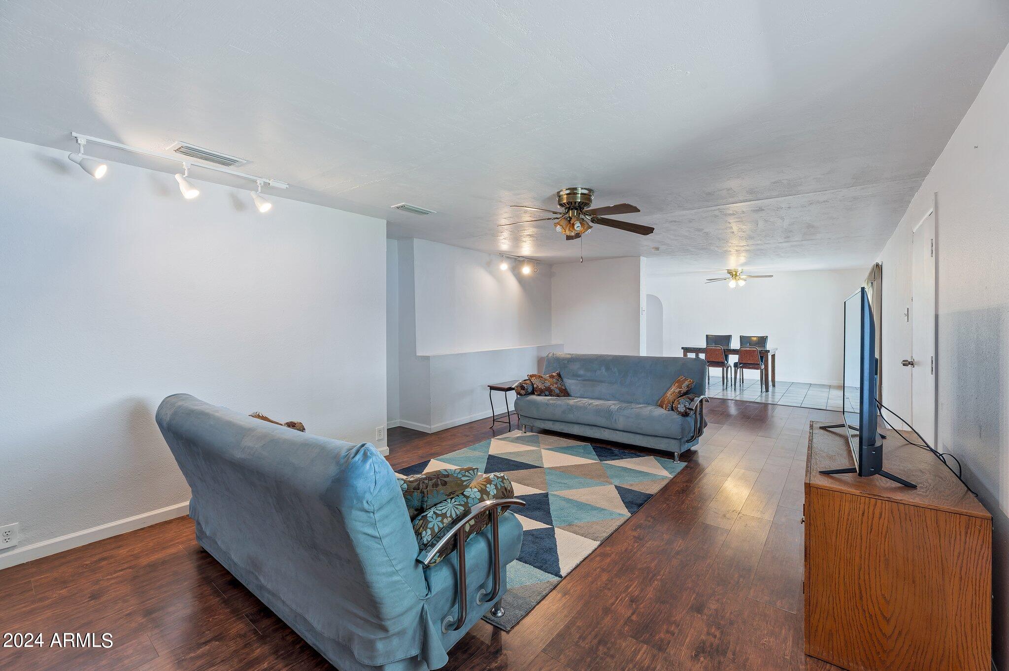 2829 West Granada Road Phoenix, AZ 85009 - Photo 33 of 36 Family Room4
