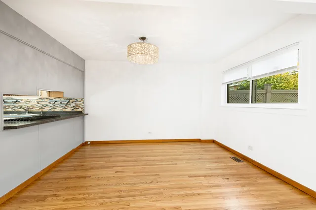 $395,000 | 6742 North Monticello Avenue, Lincolnwood, IL 60712