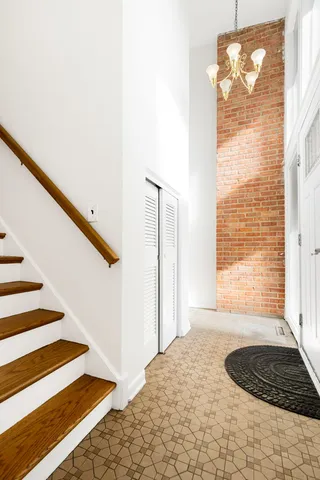 $395,000 | 6742 North Monticello Avenue, Lincolnwood, IL 60712