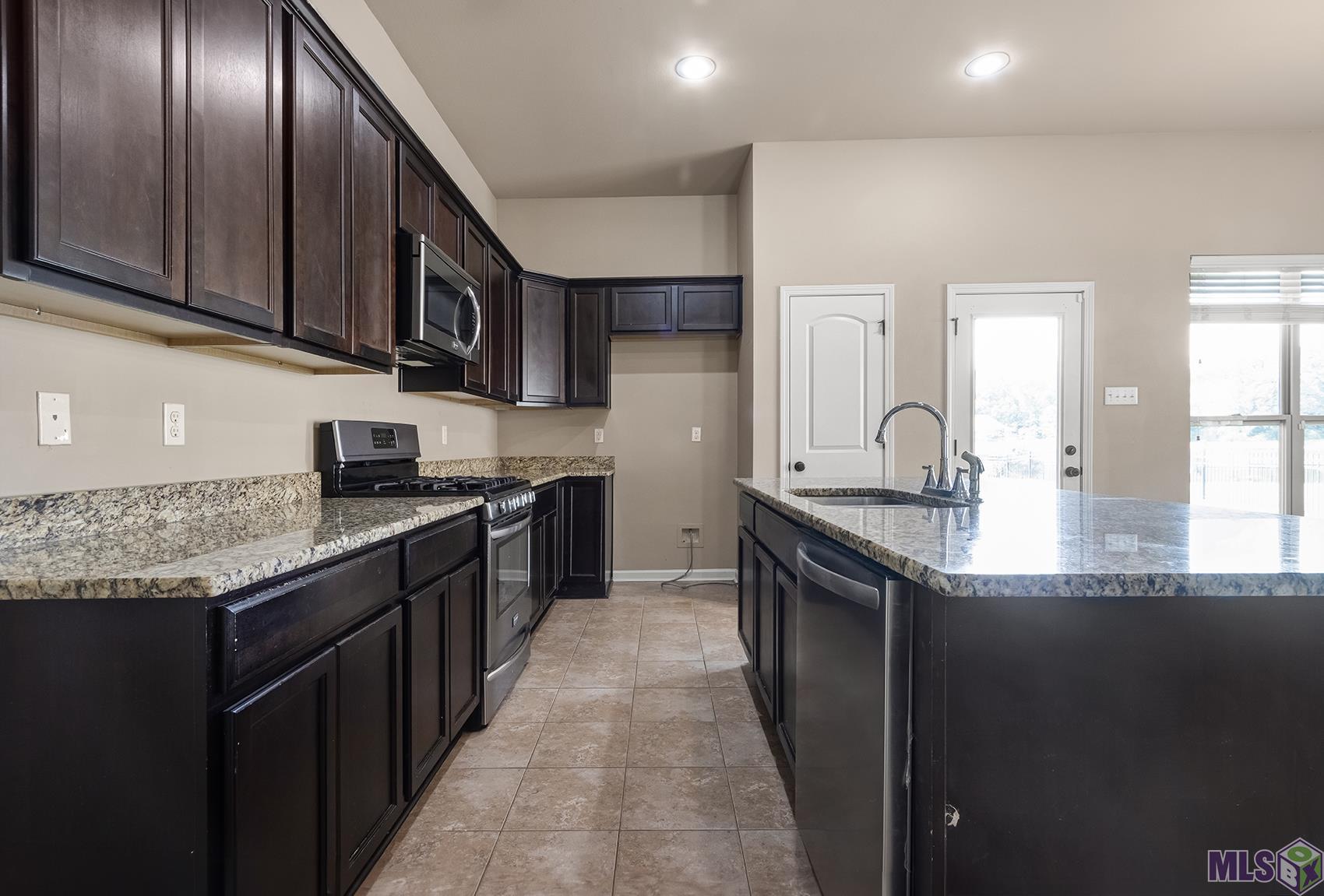 8671 Summer Grove Avenue Baton Rouge, LA 70820 - Photo 10 of 23