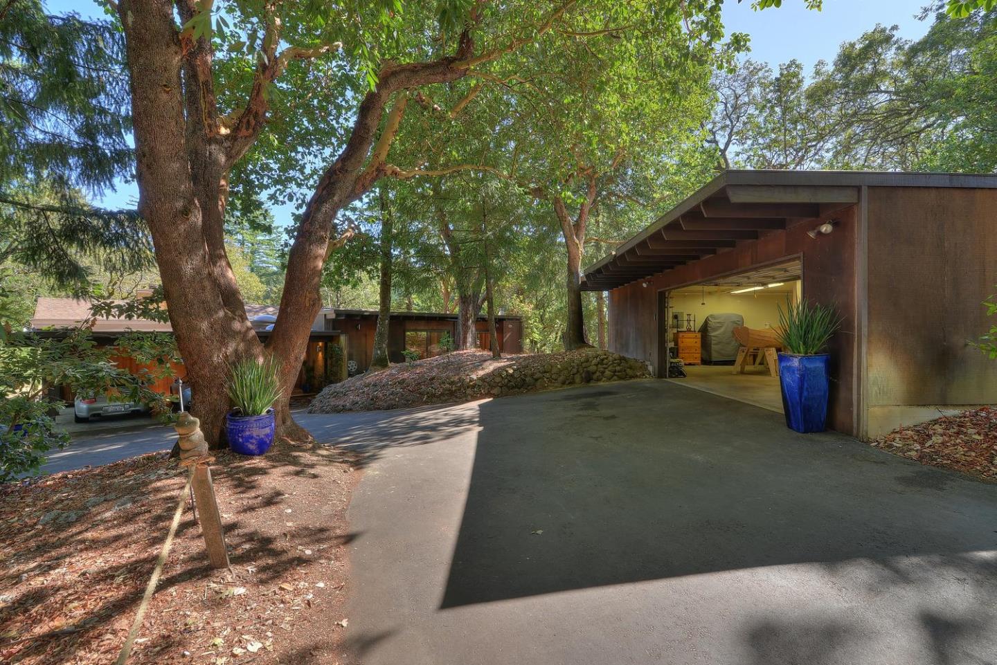 18086 Reed Knoll Road Los Gatos, CA 95033 - Photo 2 of 34 Gallery Image 2