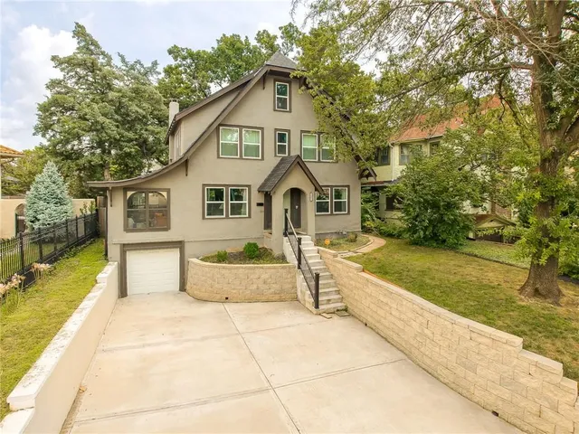 $375,000 | 3651 SW Trafficway, Kansas City, MO 64111