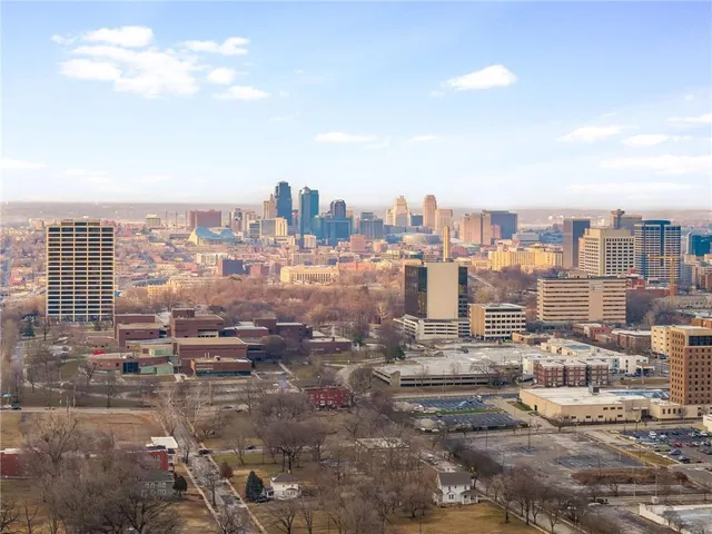 $375,000 | 3651 SW Trafficway, Kansas City, MO 64111