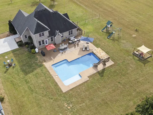 3115 Holders Cove Road, Winchester, TN 37398