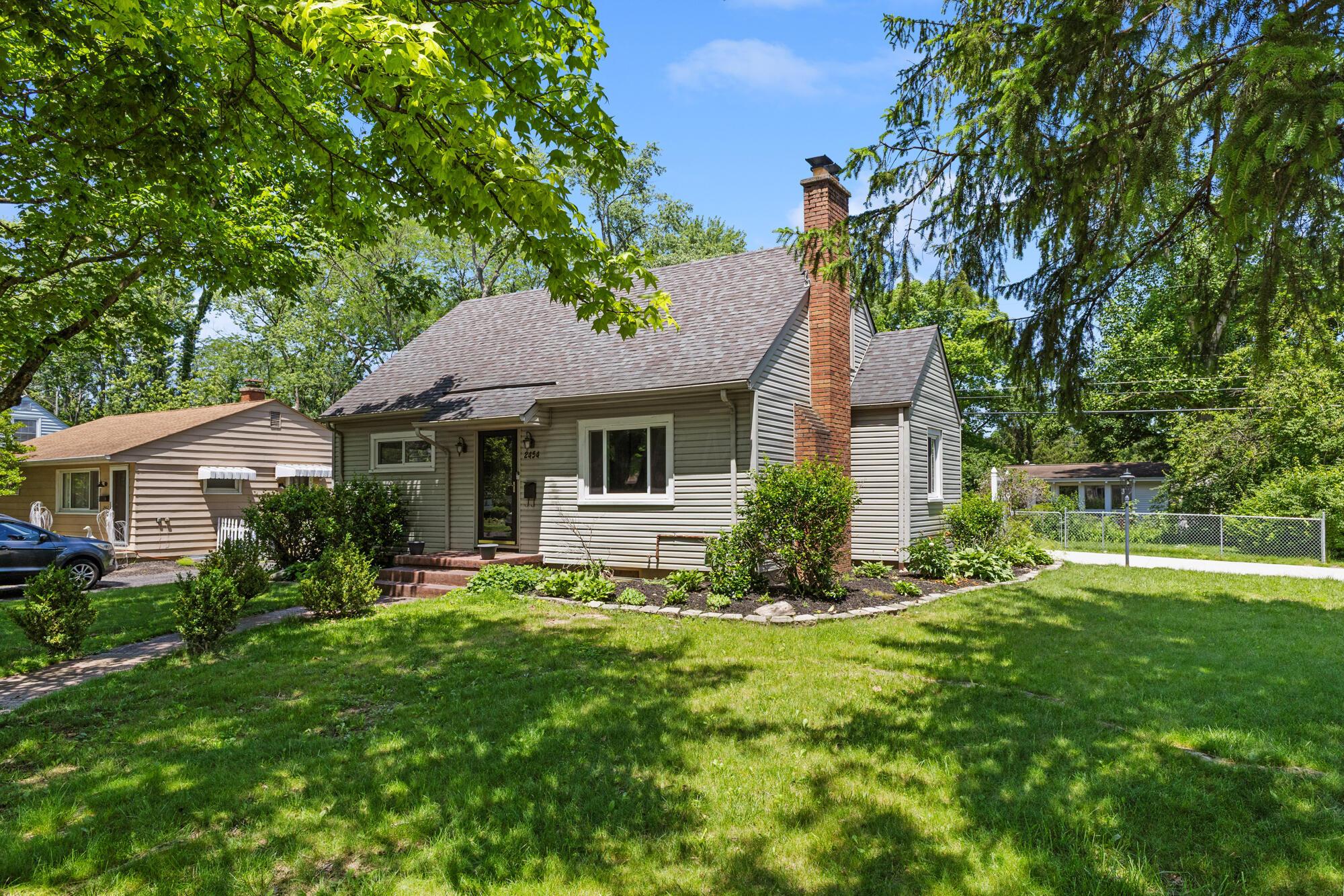 2454 Cranford Road Columbus, OH 43221 - Photo 5 of 42