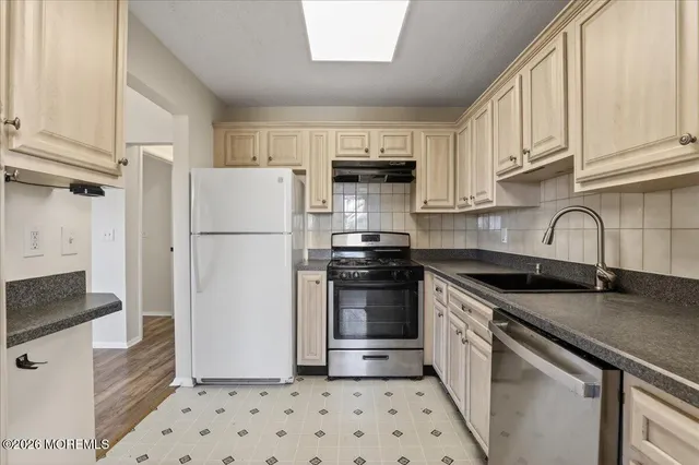 $2,200 | 709 Ivy Court, Jackson, NJ 08527