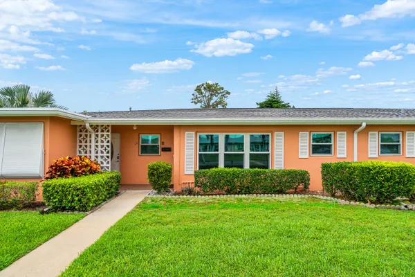 $175,900 | 180 North High Point, Unit B, Boynton Beach, FL 33435
