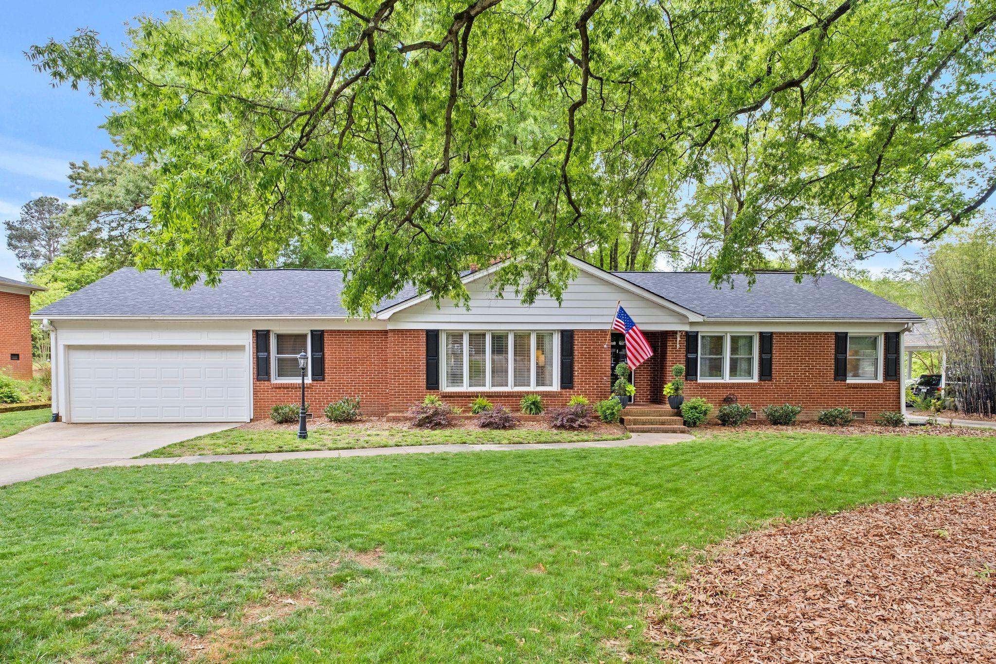 5318 Robinhood Road Charlotte, NC 28211 - Photo 3 of 41 Gallery Image 3
