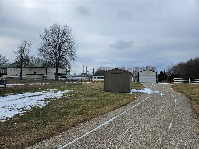$525,000 | 25000 Pflumm Road, Louisburg, KS 66053