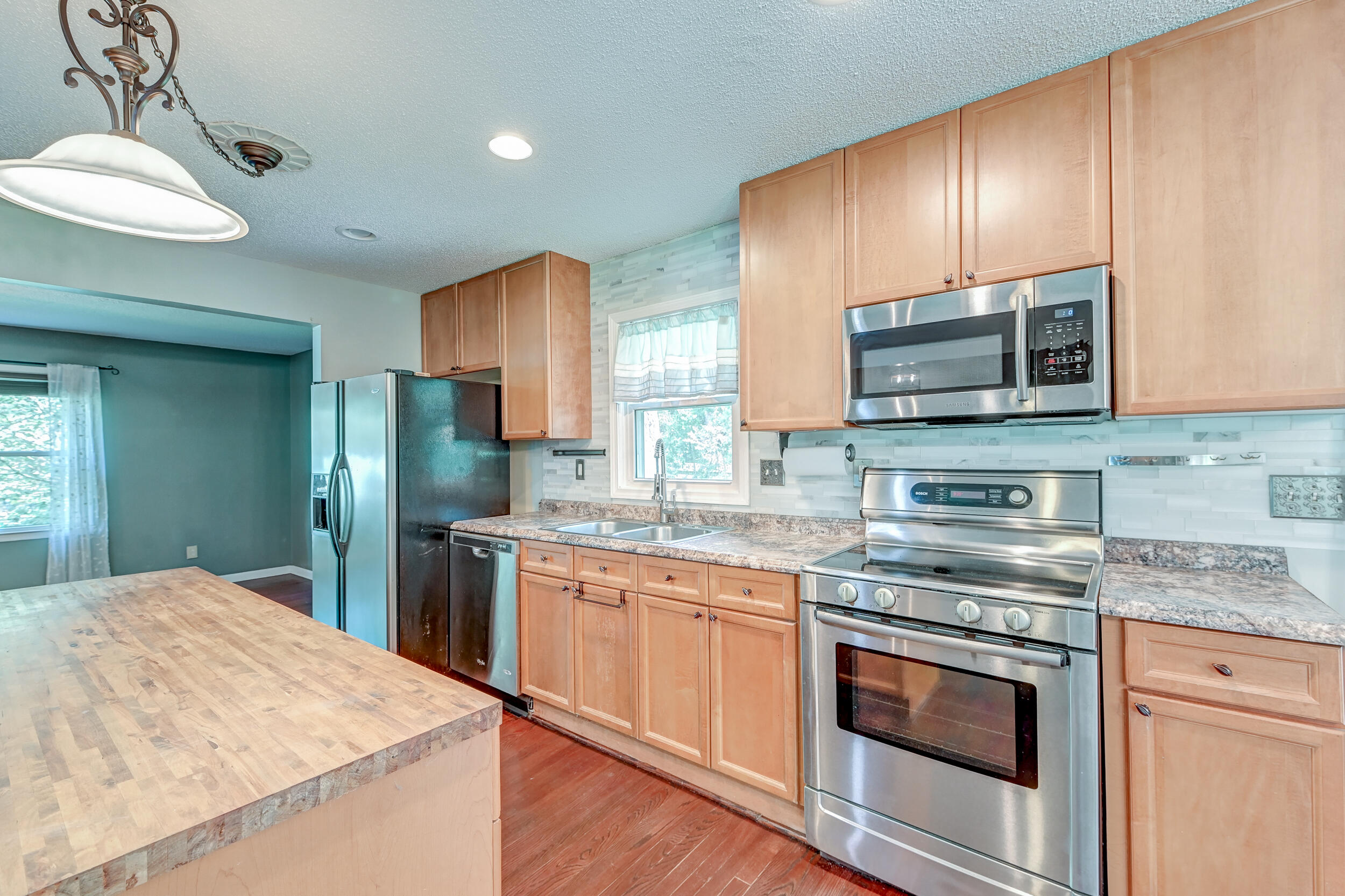 707 Old Golf Road Summerville, SC 29483 - Photo 6 of 39 DSC_4590_1_2_3_4