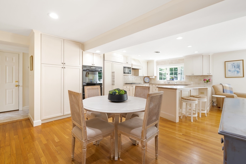 212 Broad Meadow Road Needham, MA 02492 - Photo 5 of 33