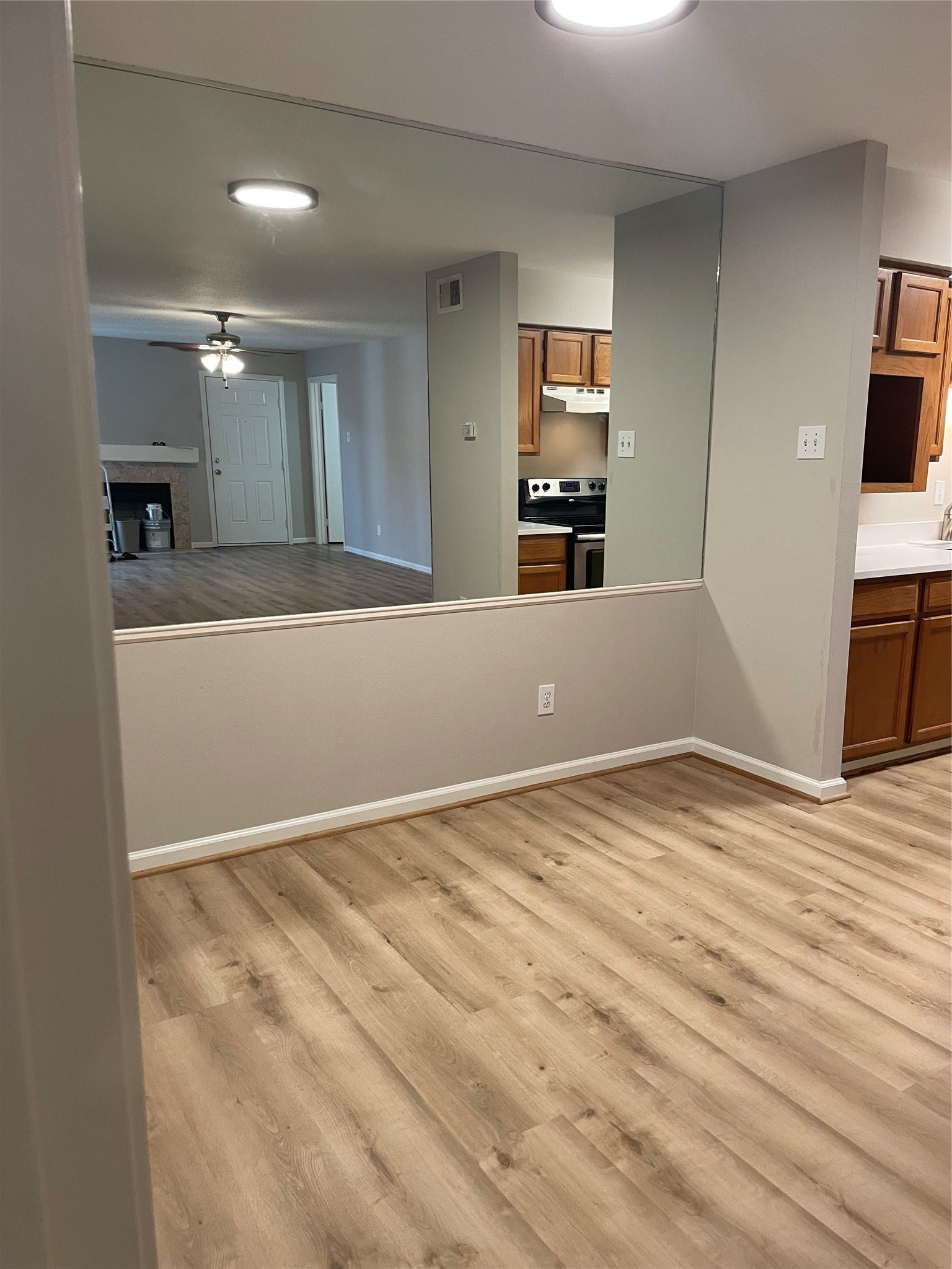 8787 Brae Acres Road, Unit 401 Houston, TX 77074 - Photo 7 of 19 Gallery Image 7