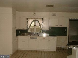542 West Maple Grove Road Denver, PA 17517 - Photo 3 of 5