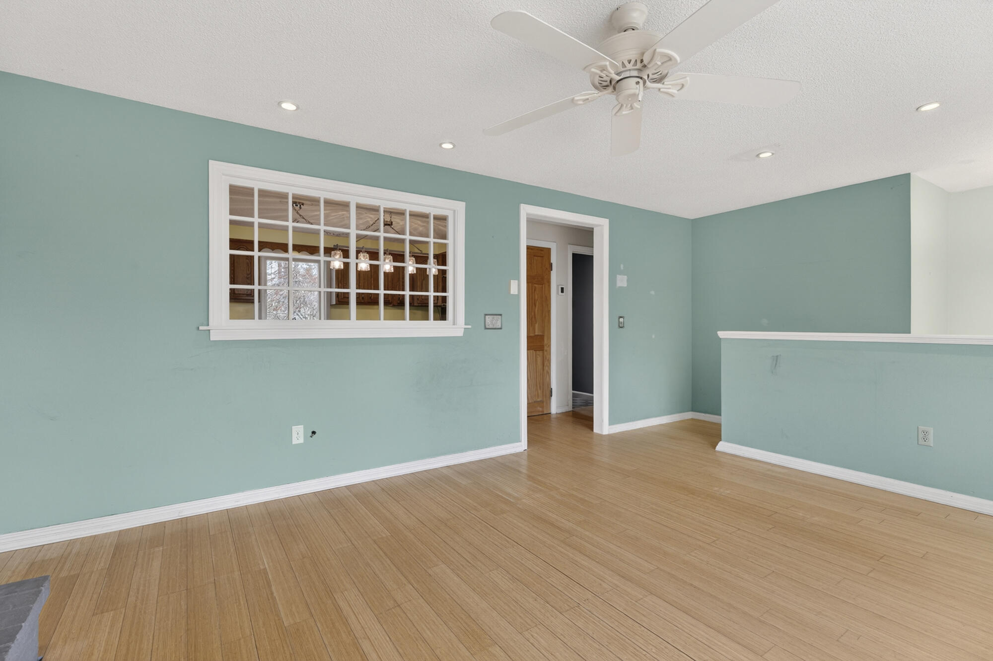 250 Bancroft Street Portland, ME 04102 - Photo 4 of 50 Living room