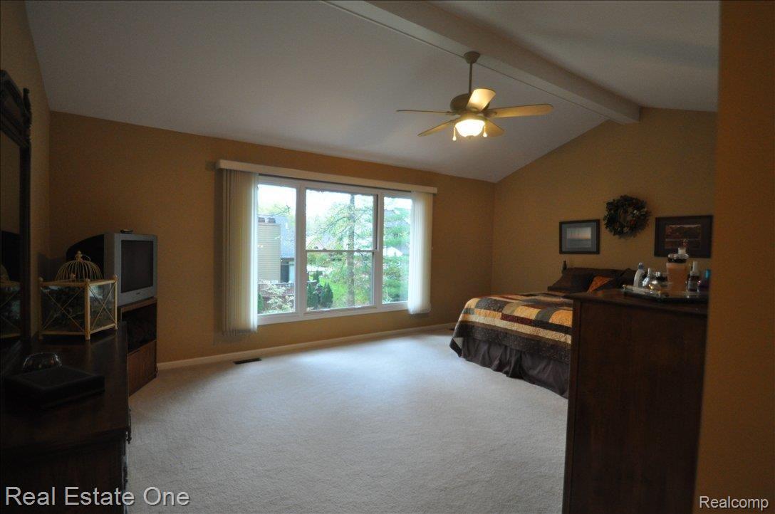 1112 Chesapeake Rochester, MI 48307 - Photo 19 of 25 Master Bedr Room
