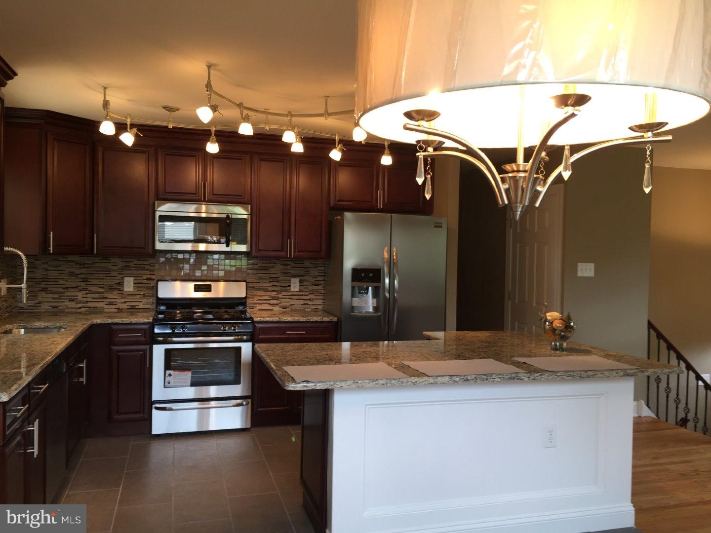 681 Cedarbrook Road Southampton, PA 18966 - Photo 3 of 17 Gallery Image 3