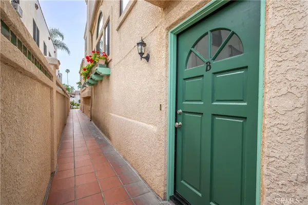 $1,790,000 | 1052 Belmont Avenue, Long Beach, CA 90804