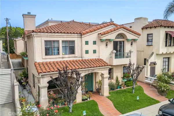 $1,790,000 | 1052 Belmont Avenue, Long Beach, CA 90804