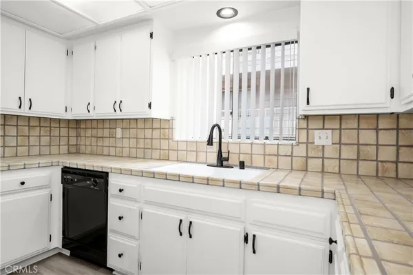 $1,790,000 | 1052 Belmont Avenue, Long Beach, CA 90804