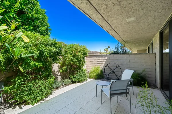 $1,099,000 | 7 Dartmouth Drive, Rancho Mirage, CA 92270