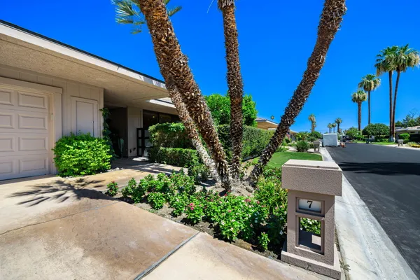 $1,099,000 | 7 Dartmouth Drive, Rancho Mirage, CA 92270